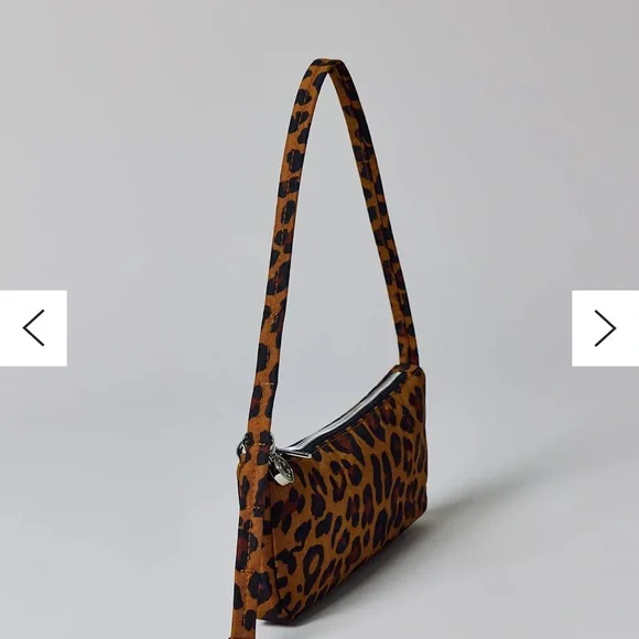 BAGGU Nylon Pochette Bag cheetah print - Picture 2 of 3